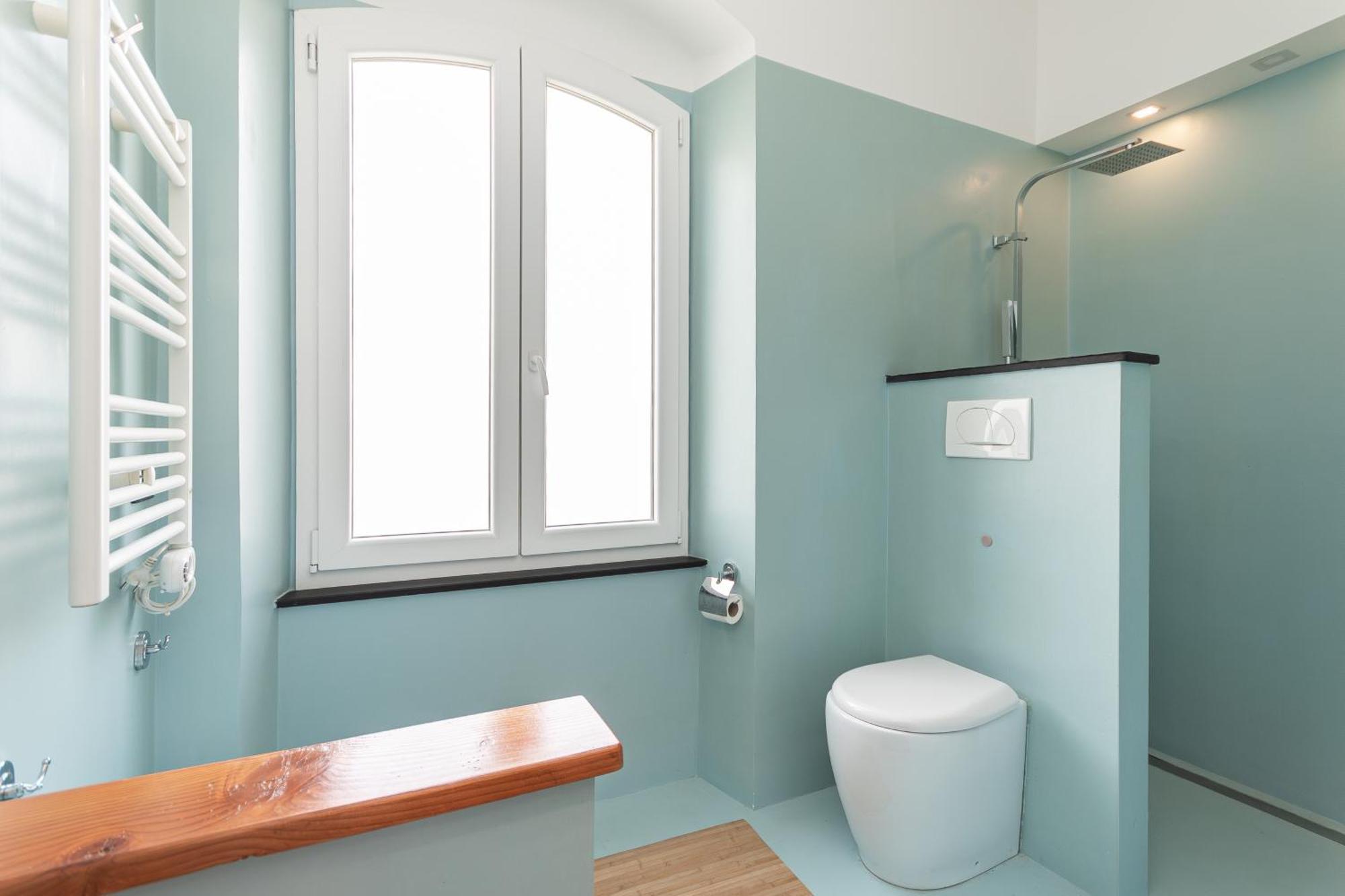 Spacious 3-Bedroom Apartment - 10 Min To City Center & 5 Min To Gaslini Hospital Genoa Bagian luar foto